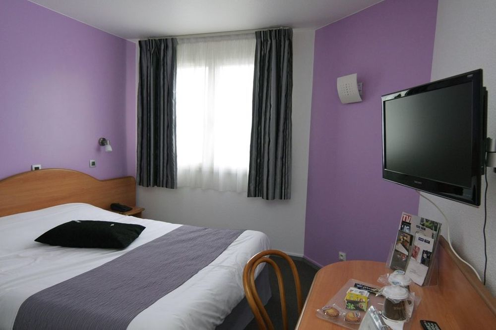 Hotel Le Neron - Logis 芳塔尼尔科尔尼永 客房 照片